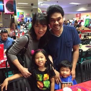 Meet your Posher, Caparas